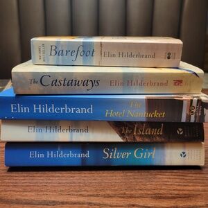 5 Paperback Erin Hilderbrand Novels, Beach Reads, GUC Books